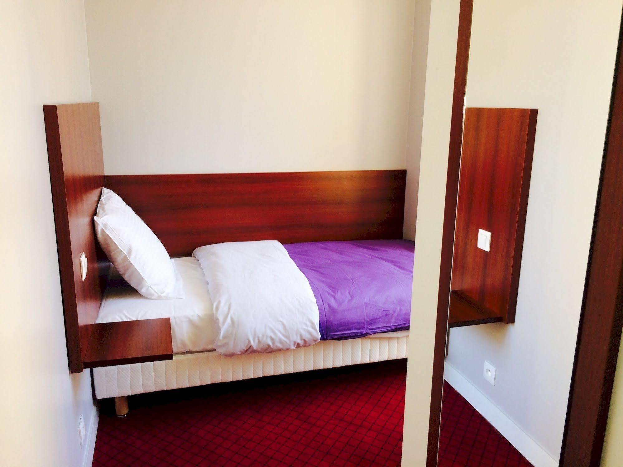 Hotel Rythme サン＝クルー エクステリア 写真